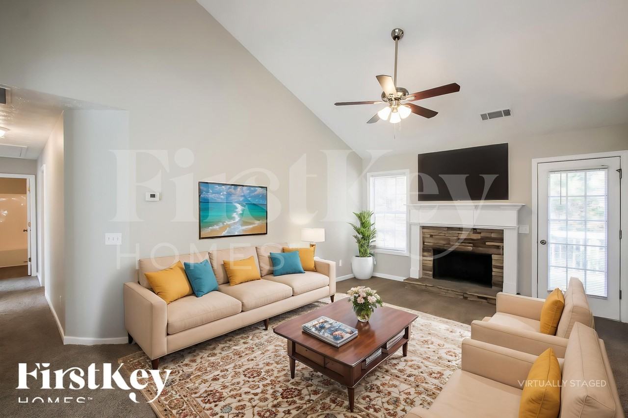 229 Springbrook Ct - Photo 4 of 18