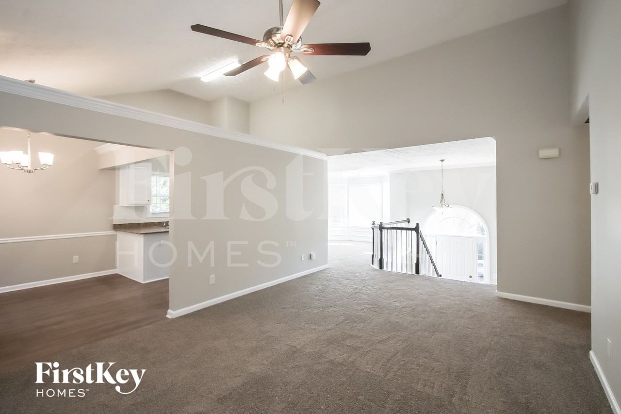 229 Springbrook Ct - Photo 5 of 18