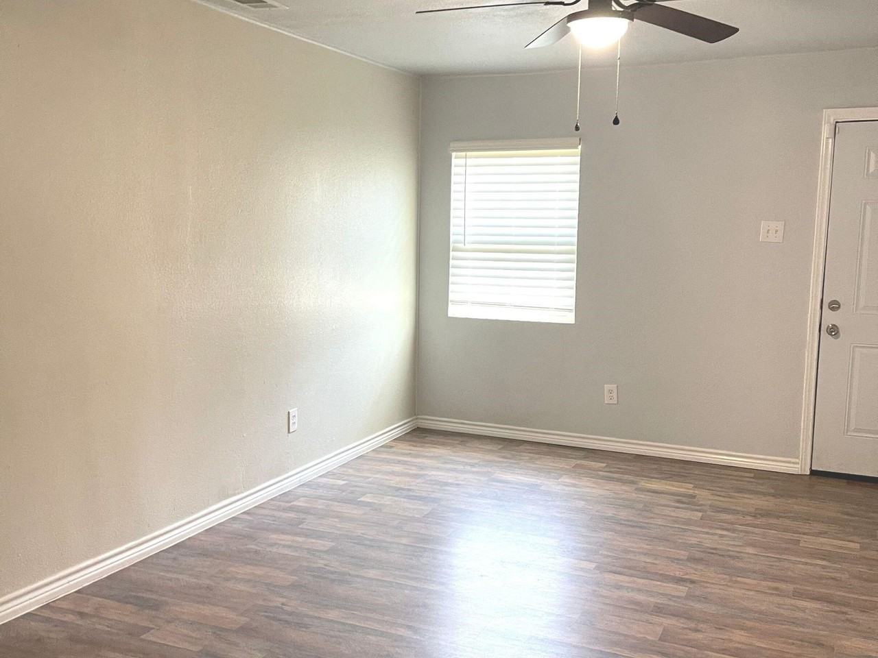3921 Avenue H - Photo 5 of 22