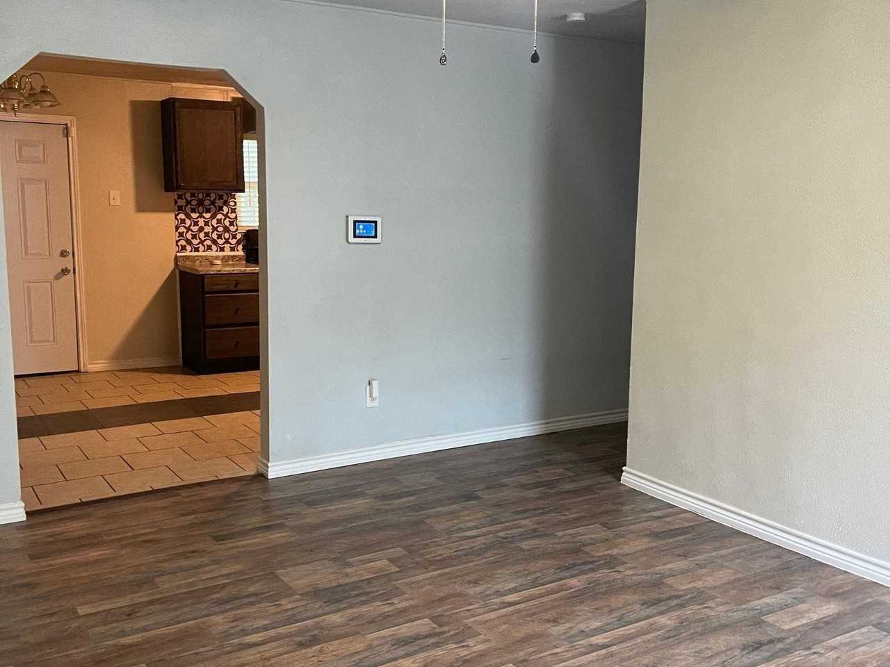 3921 Avenue H - Photo 6 of 22