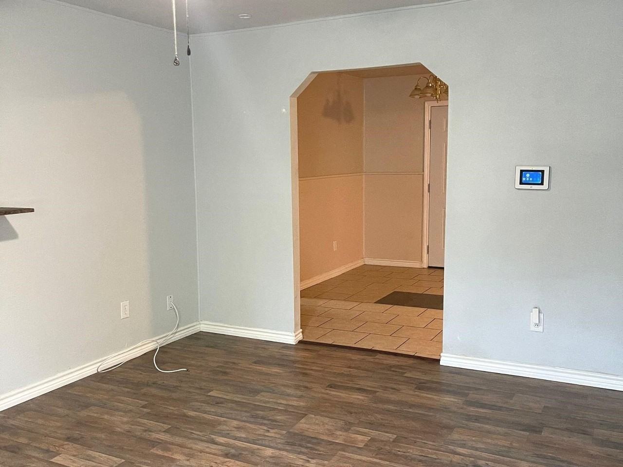 3921 Avenue H - Photo 7 of 22