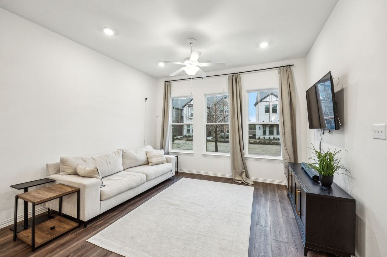 3225 Switch St - Photo 5 of 24