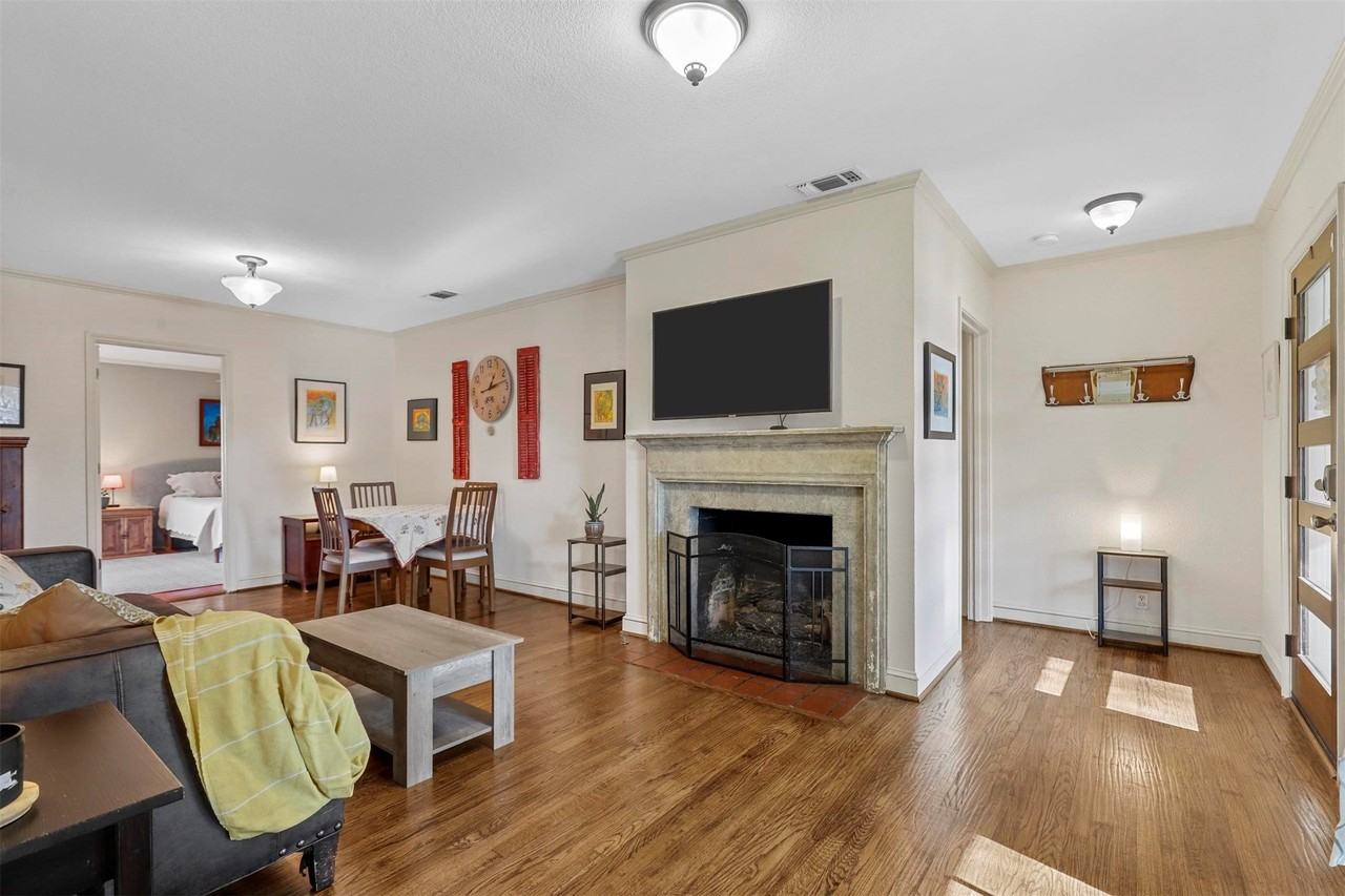 6312 Malvey Ave - Photo 5 of 30