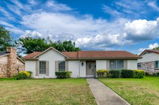 2726 Starcrest Ln - Photo 1 of 1