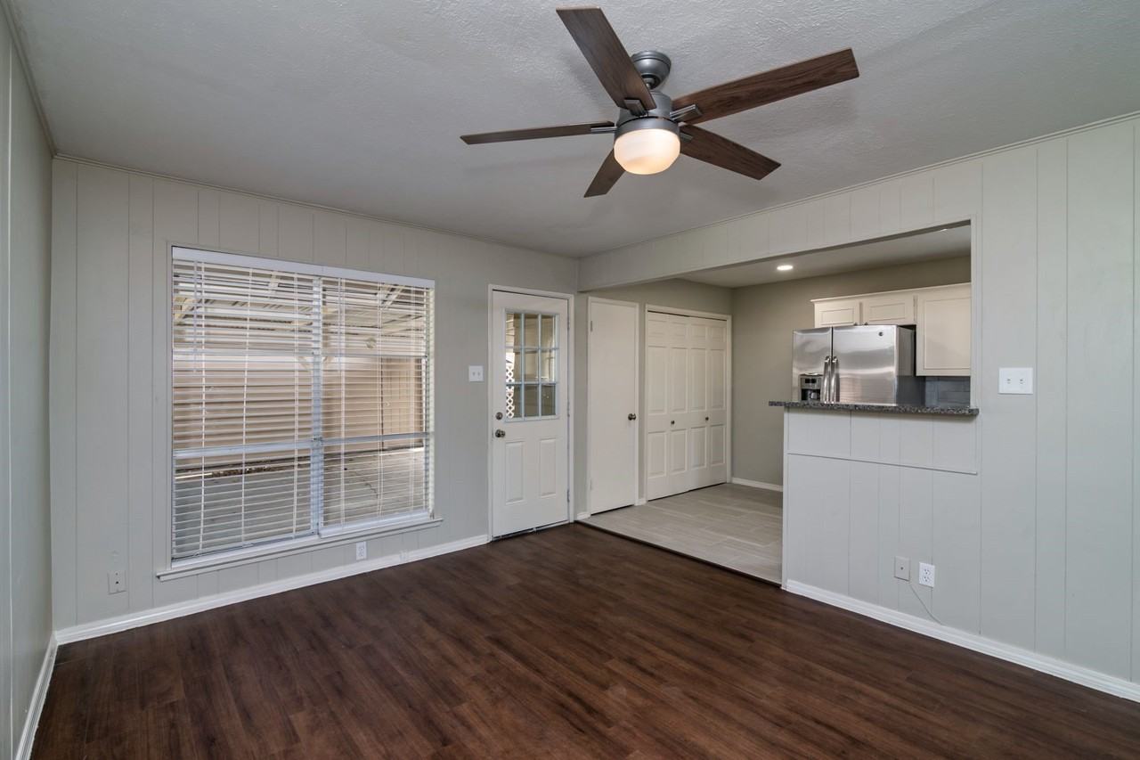 2726 Starcrest Ln - Photo 5 of 24