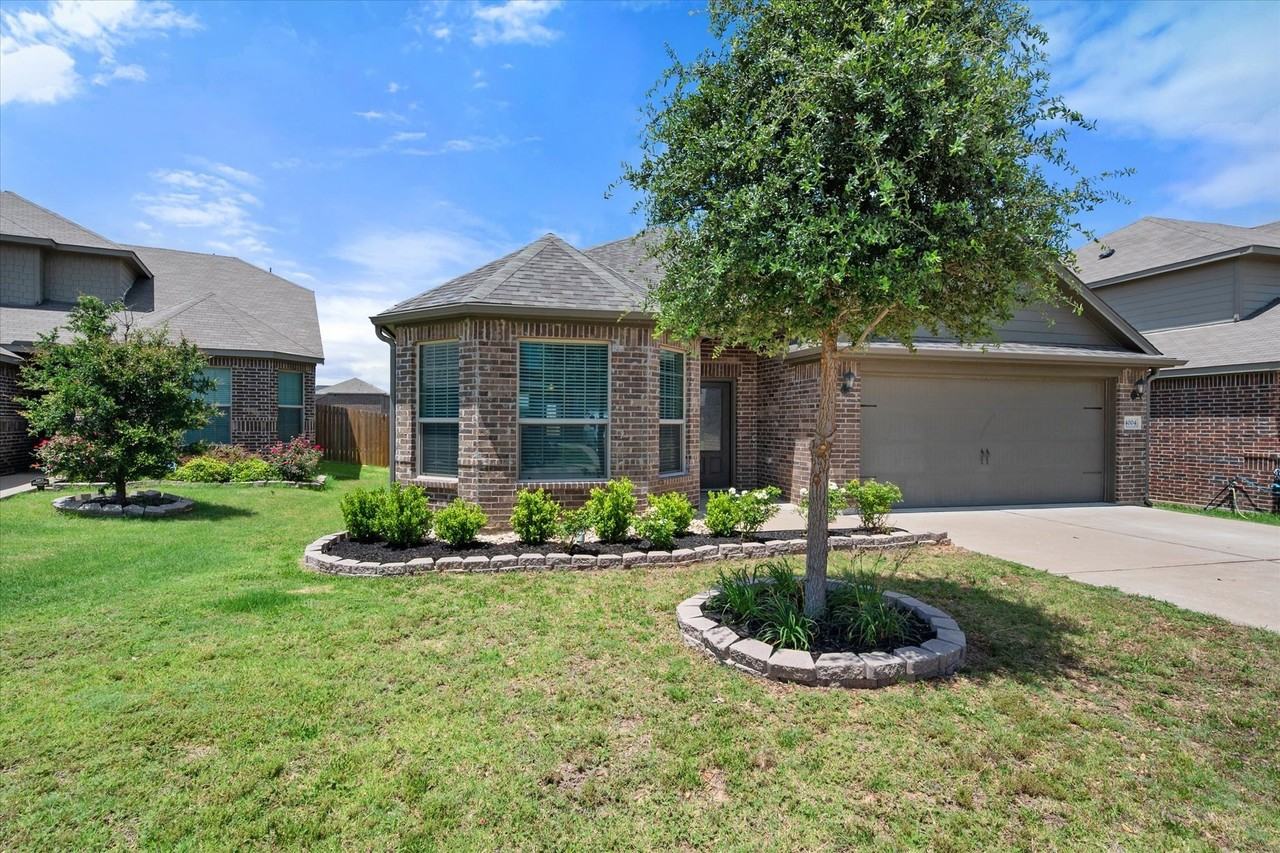 4004 Millau Ln - Photo 2 of 28