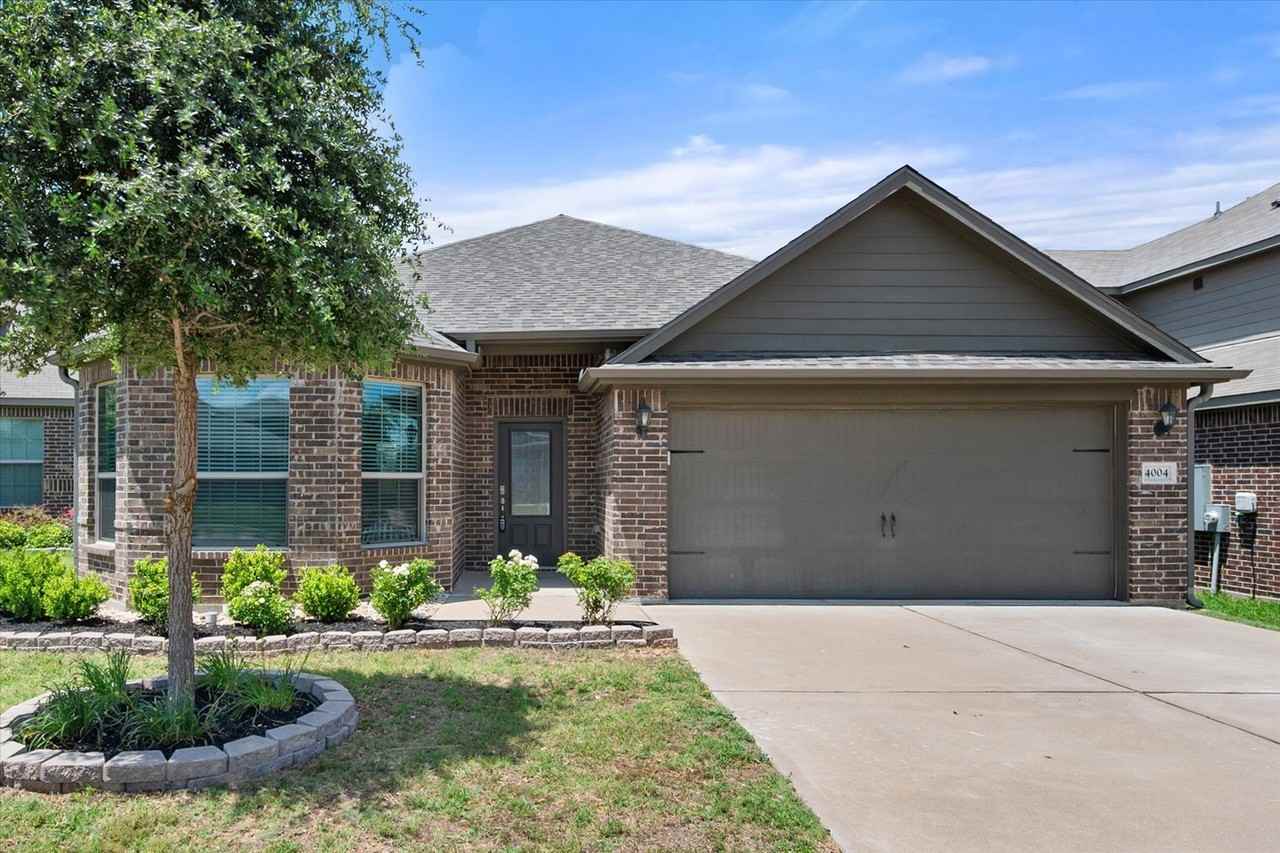 4004 Millau Ln - Photo 3 of 28