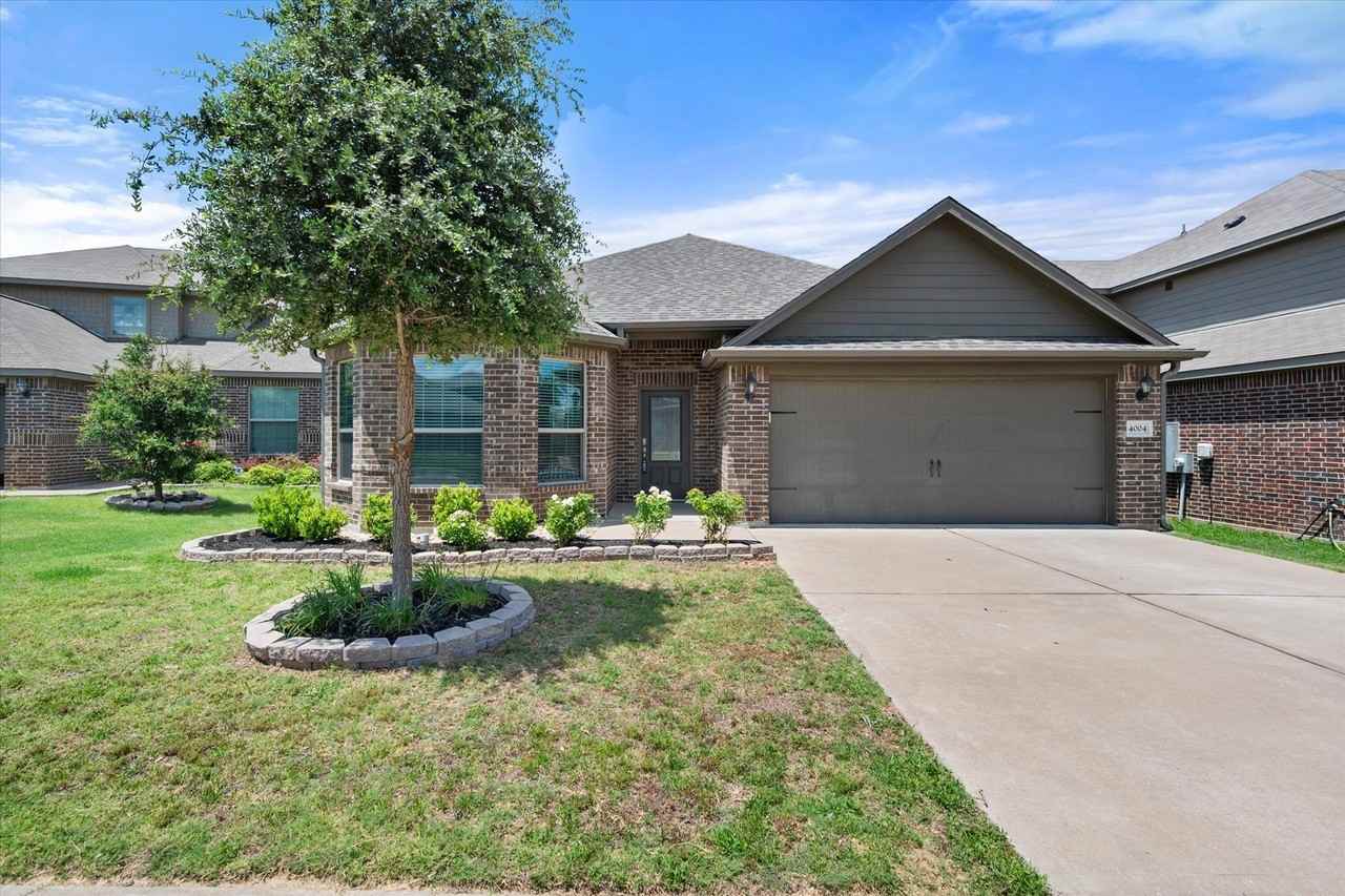 4004 Millau Ln - Photo 4 of 28
