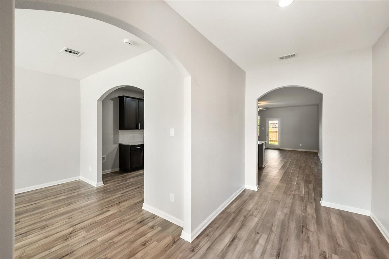 4004 Millau Ln - Photo 5 of 28