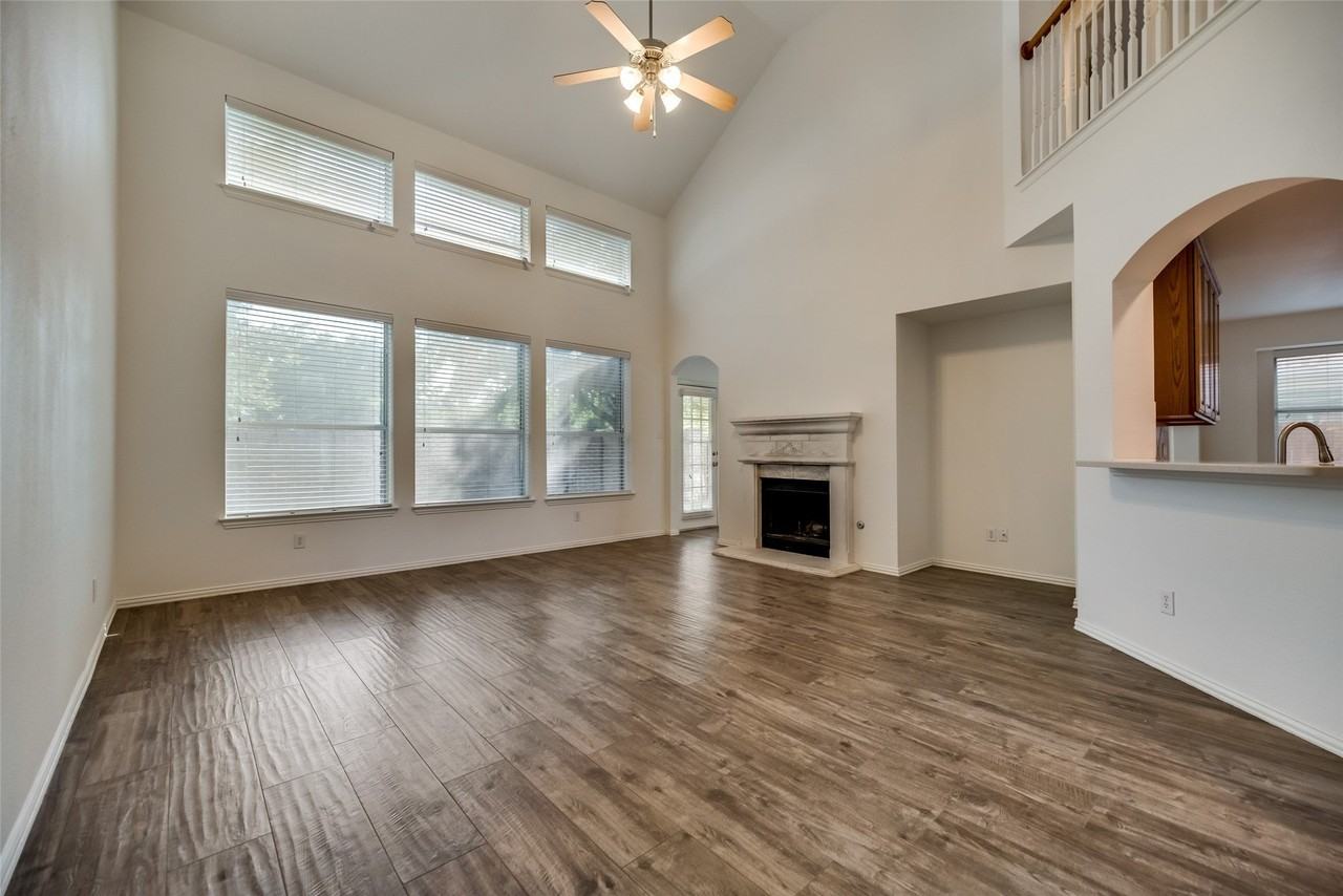 819 Rushmore Dr - Photo 6 of 27