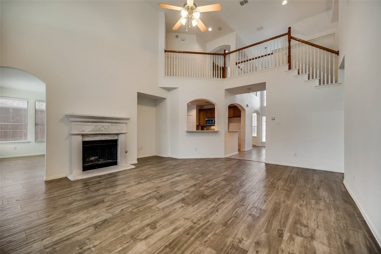 819 Rushmore Dr - Photo 7 of 27