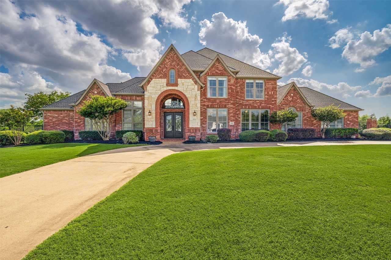 1561 Winding Creek Rd - Photo 3 of 38