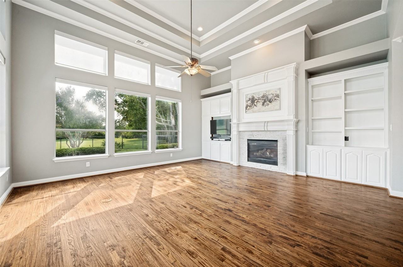 1561 Winding Creek Rd - Photo 5 of 38