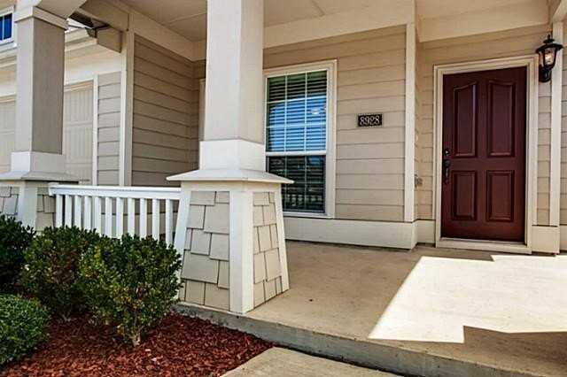 8928 Manana St - Photo 3 of 25