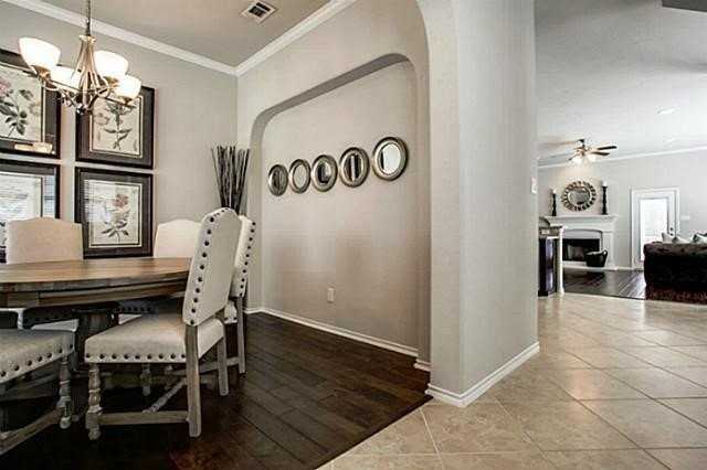 8928 Manana St - Photo 5 of 25