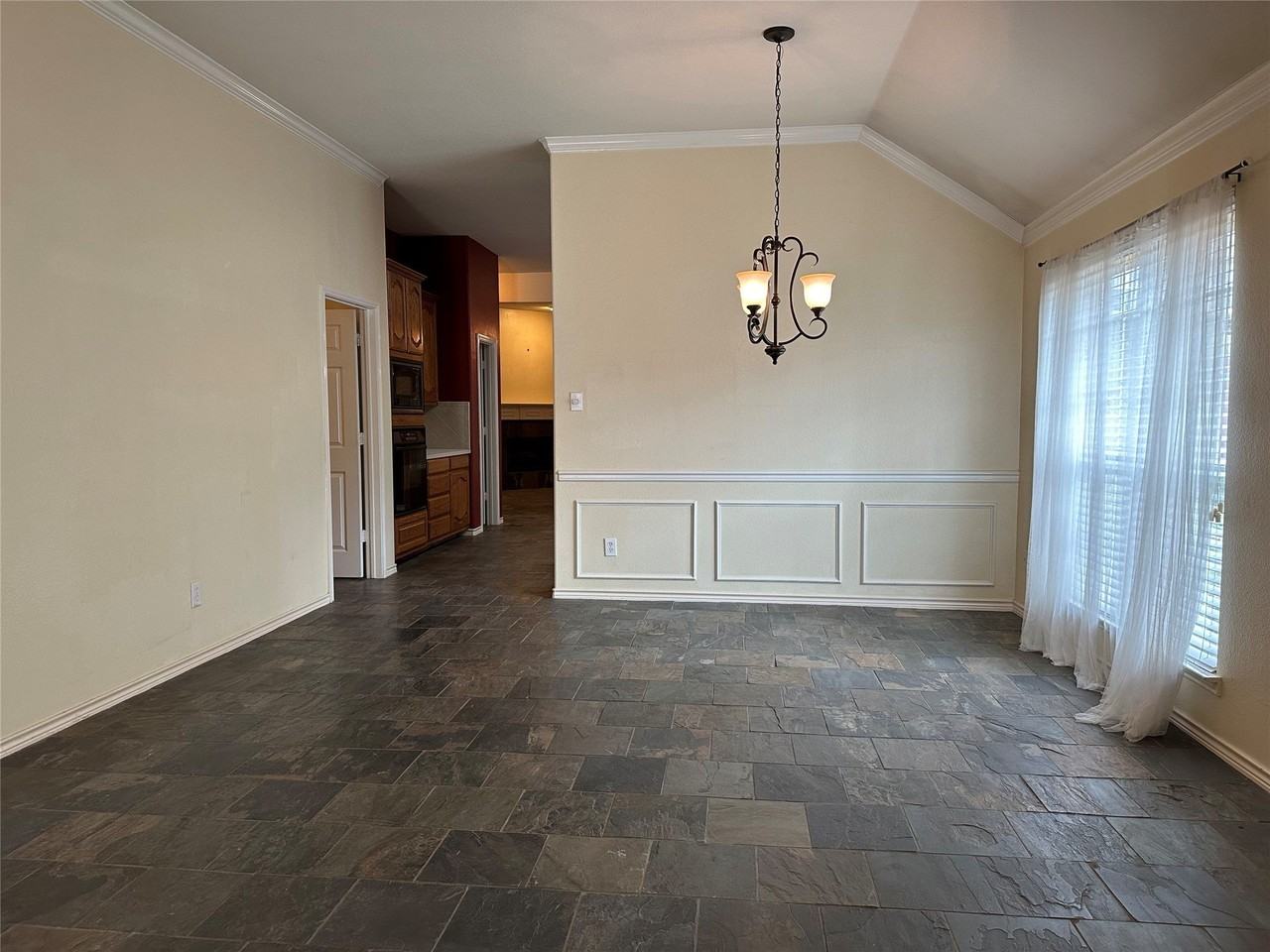 8708 La Quinta Ln - Photo 3 of 19
