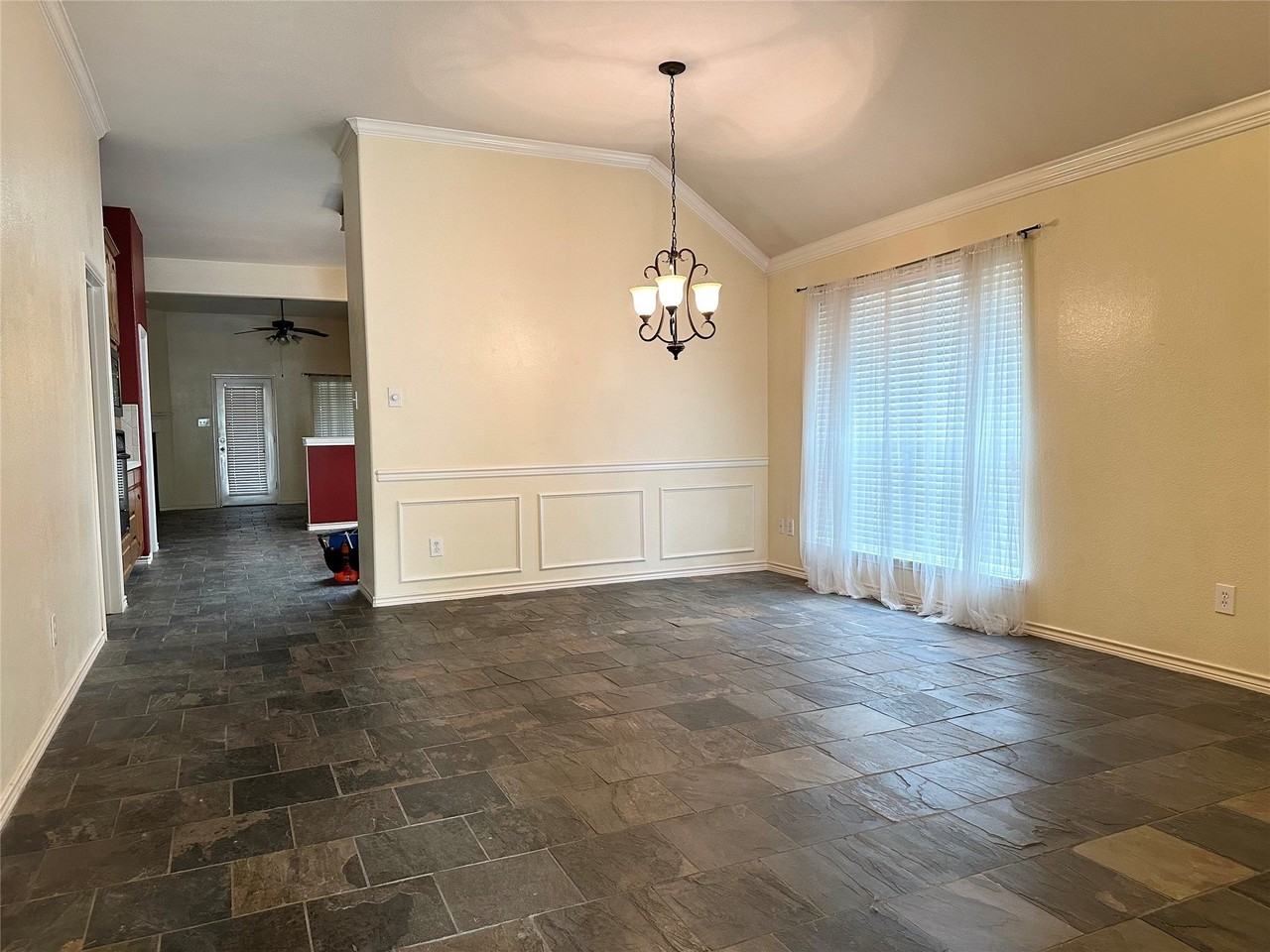 8708 La Quinta Ln - Photo 4 of 19