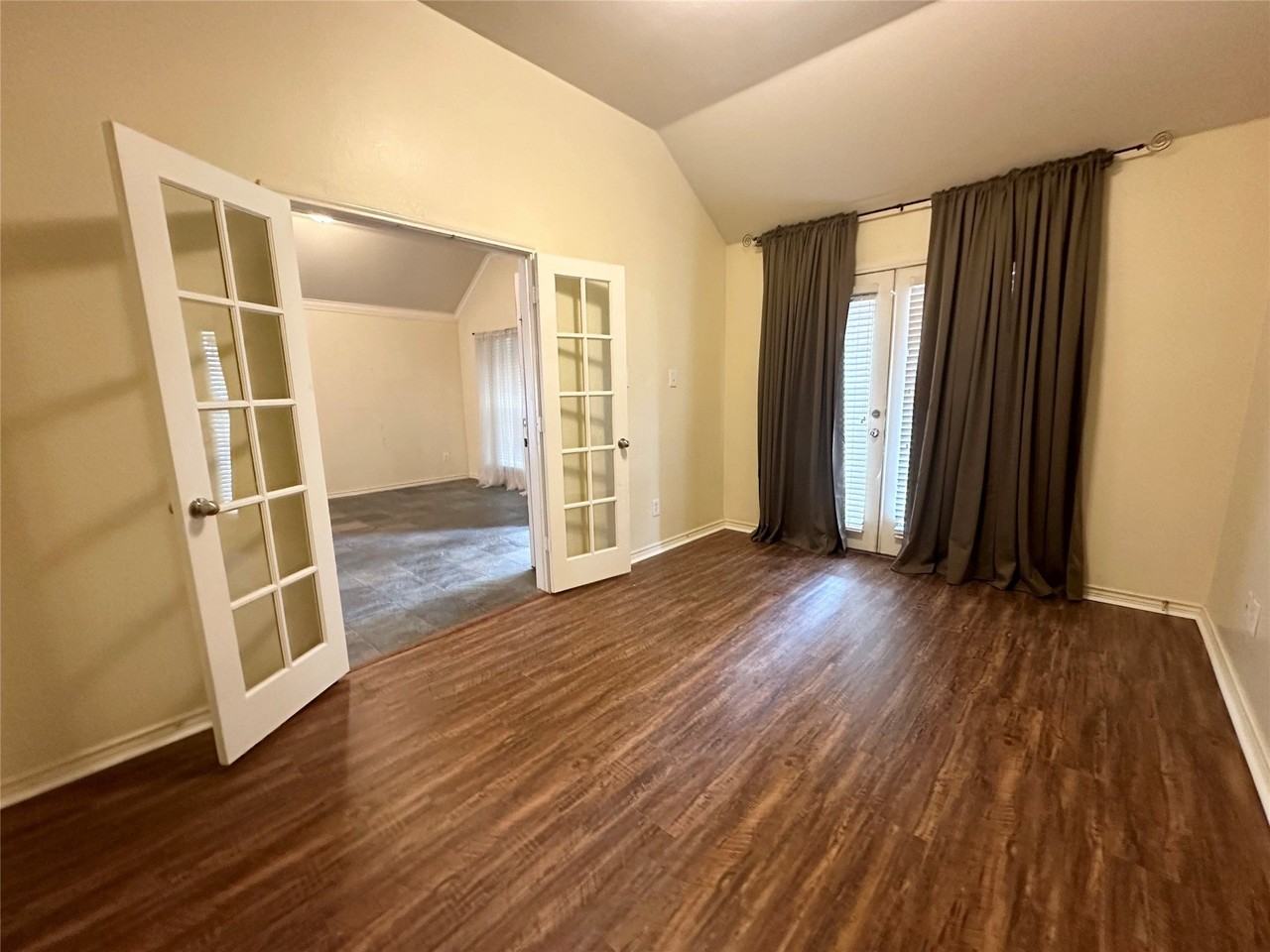 8708 La Quinta Ln - Photo 5 of 19