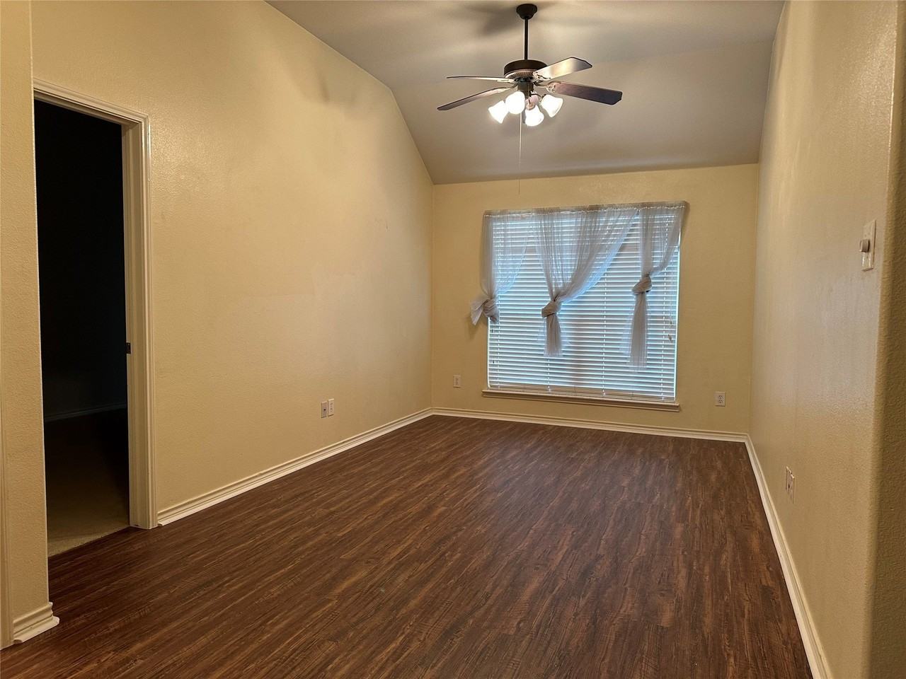8708 La Quinta Ln - Photo 7 of 19