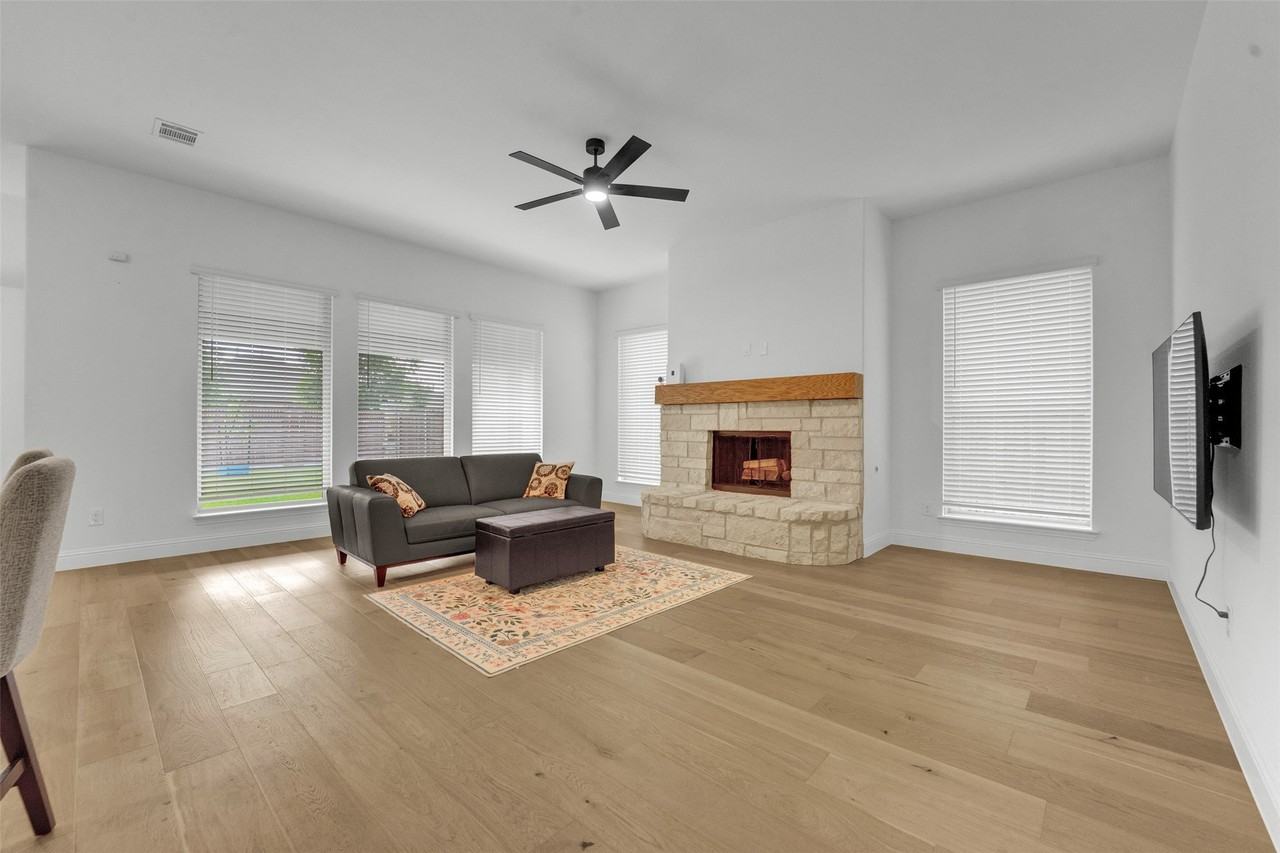 5500 Pooley Ln - Photo 4 of 30
