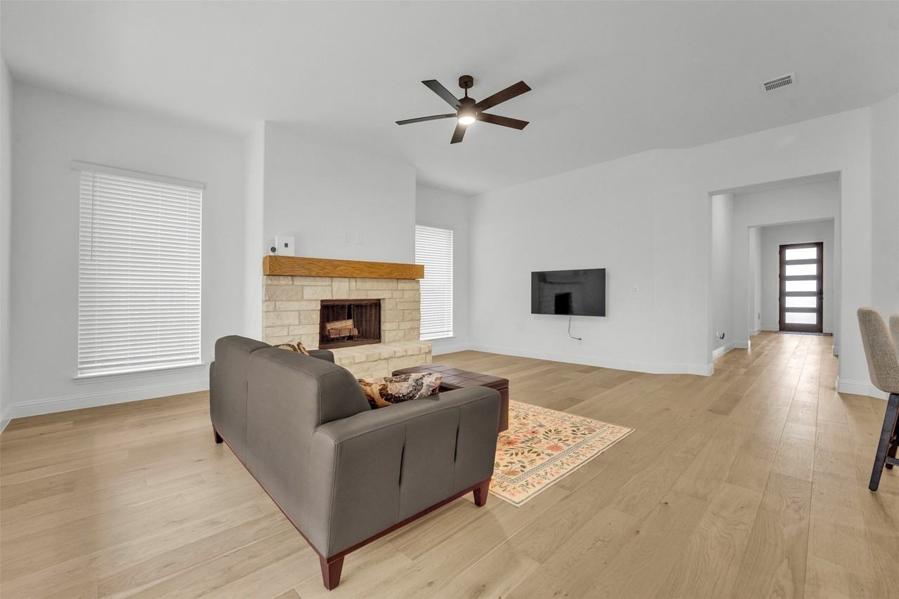 5500 Pooley Ln - Photo 5 of 30