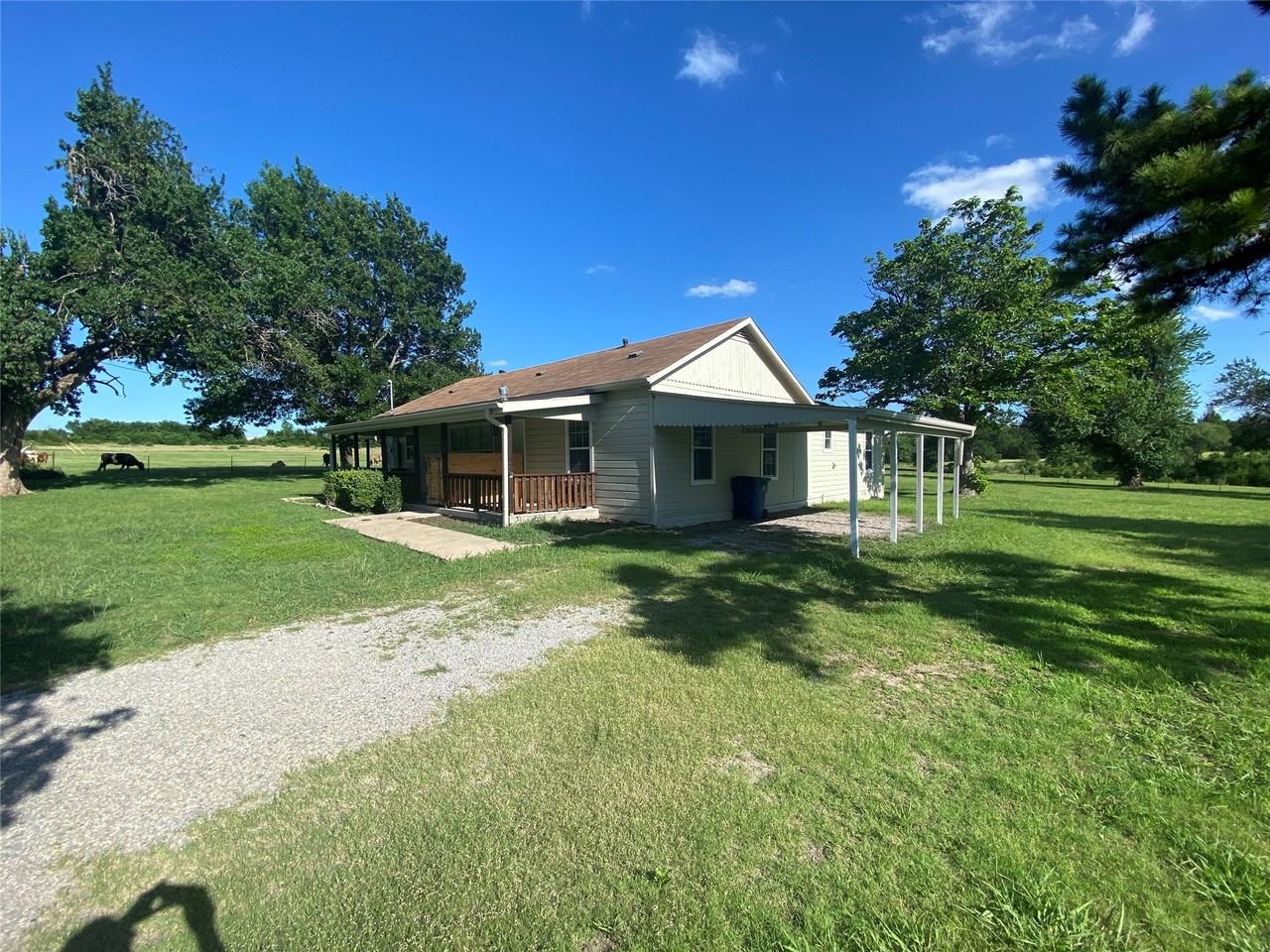 1728 Randell Dr - Photo 3 of 17