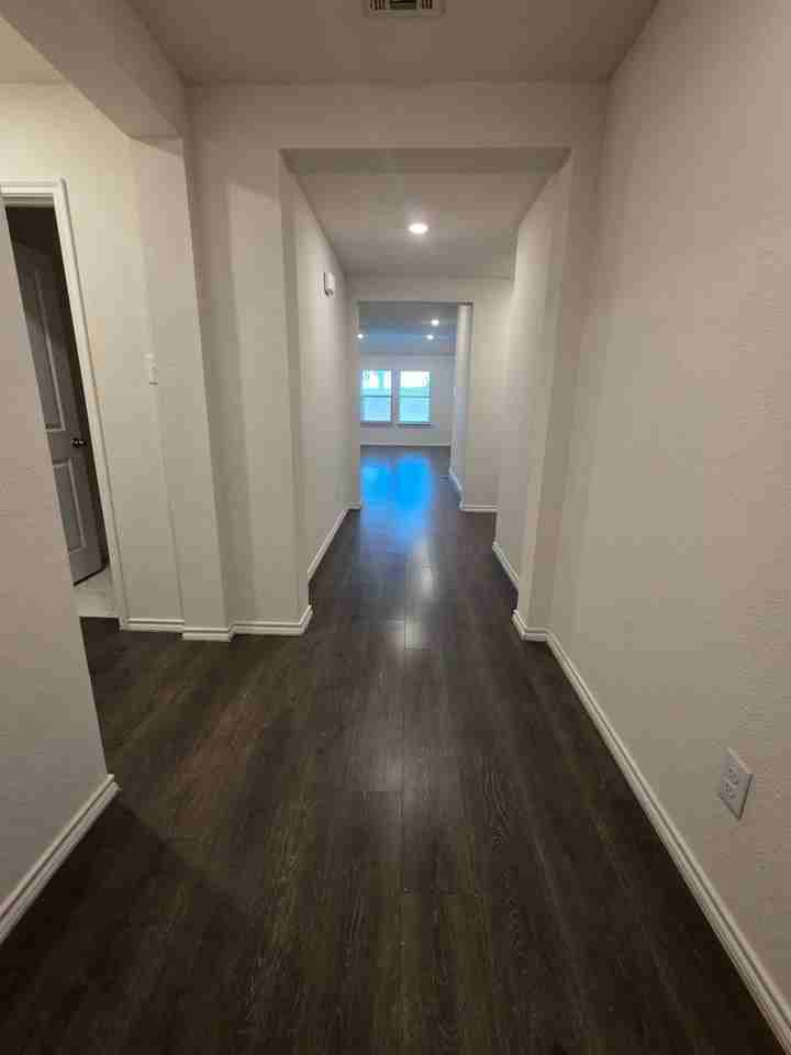 1215 Knoll Dr - Photo 2 of 8