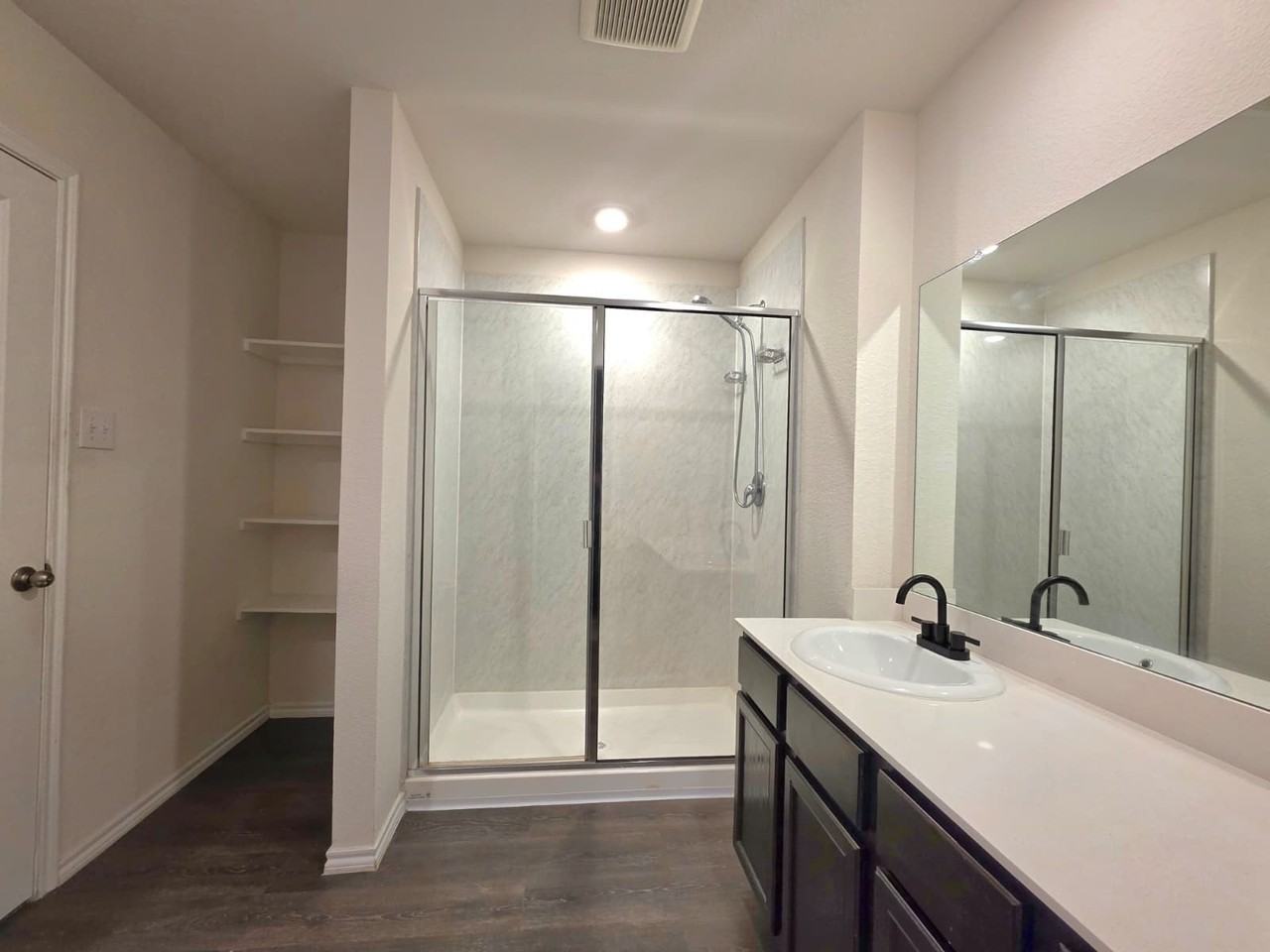 1215 Knoll Dr - Photo 4 of 8