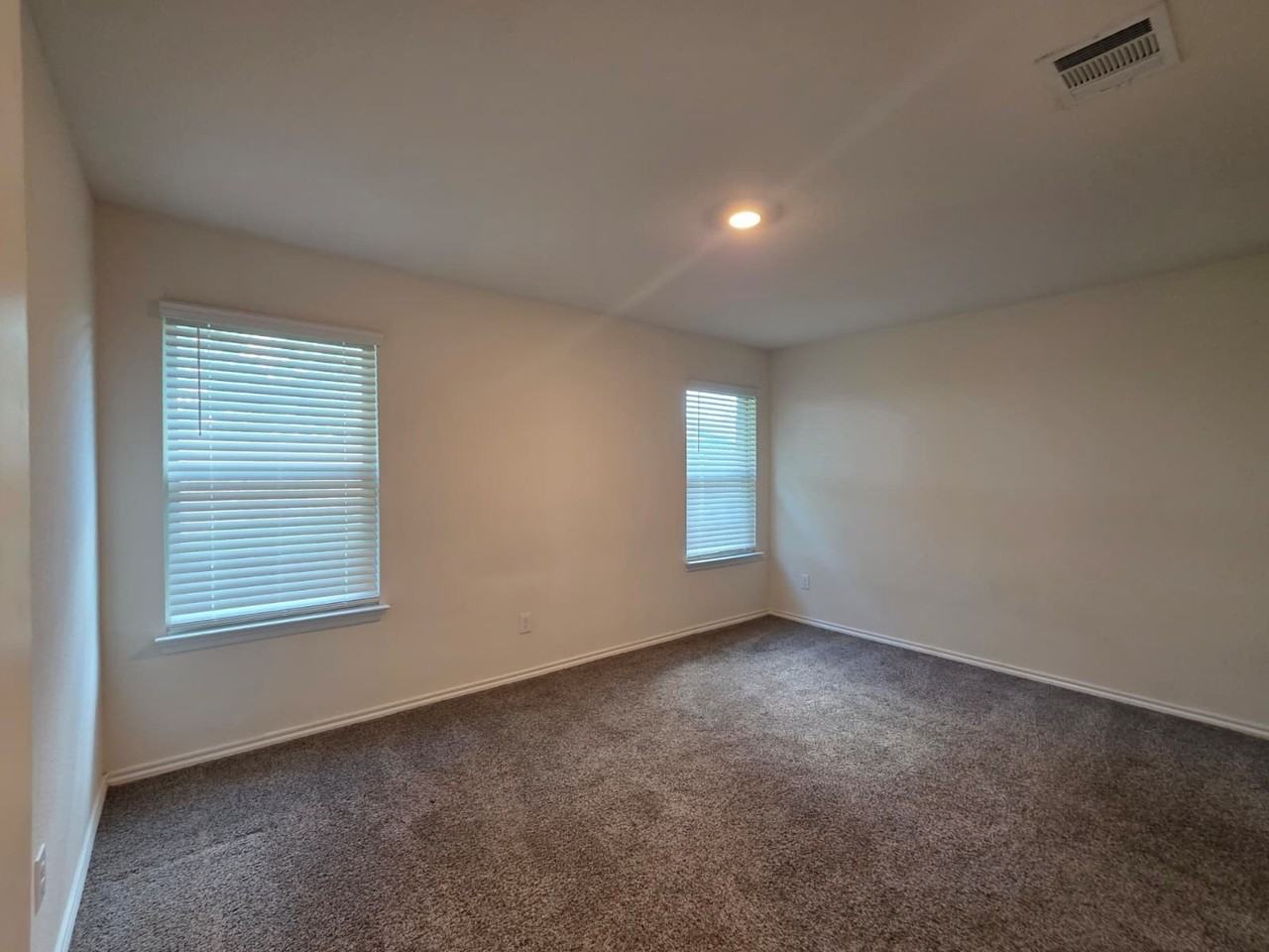 1215 Knoll Dr - Photo 6 of 8