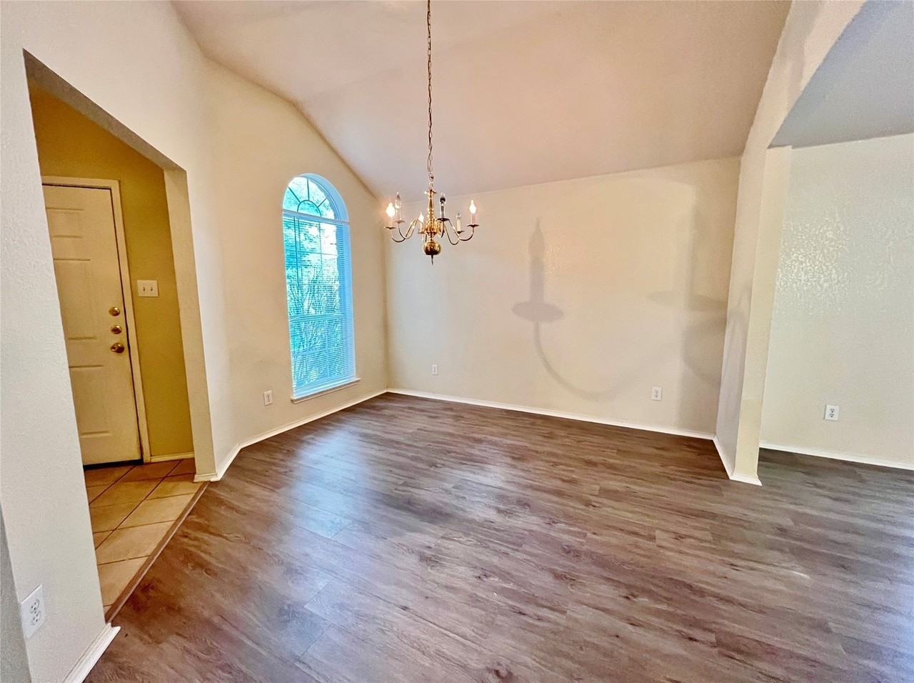 1103 Savage Dr - Photo 2 of 15
