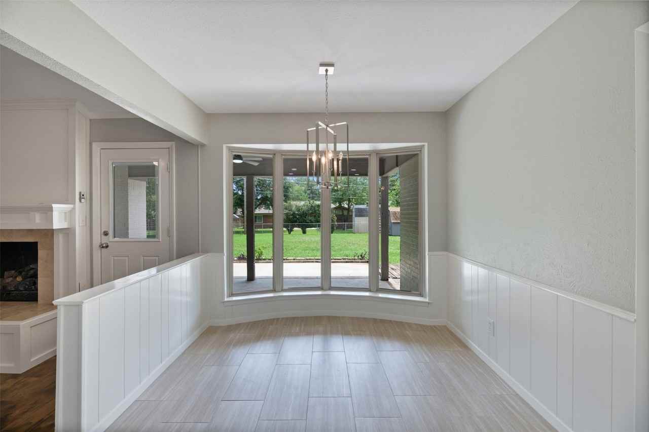 6540 Victoria Ave - Photo 4 of 24