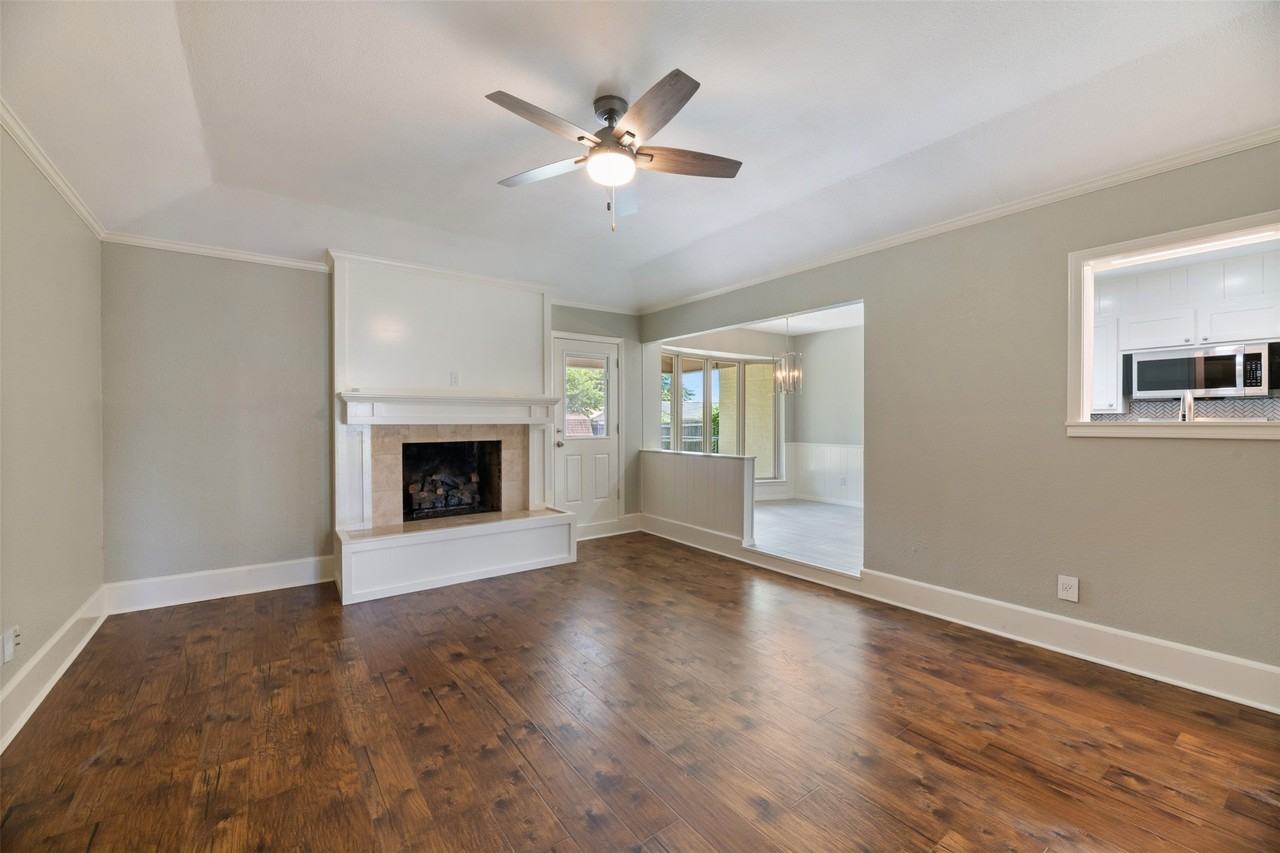 6540 Victoria Ave - Photo 6 of 24
