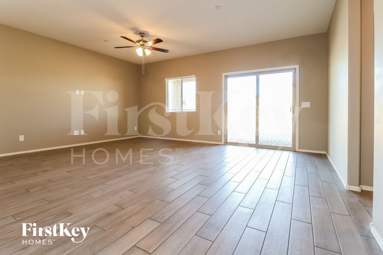 21380 W Monte Vista Rd - Photo 3 of 18