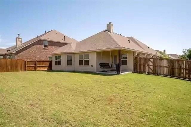 1412 Rose Bud Ct - Photo 2 of 14
