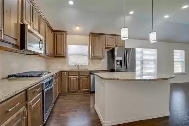 1412 Rose Bud Ct - Photo 6 of 14