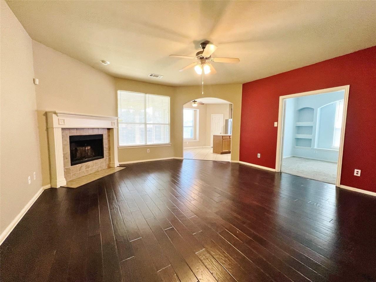 552 Kerry St - Photo 2 of 27