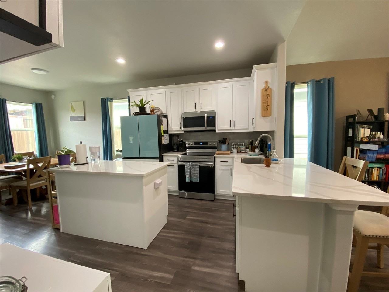 2214 Gordon St - Photo 6 of 28