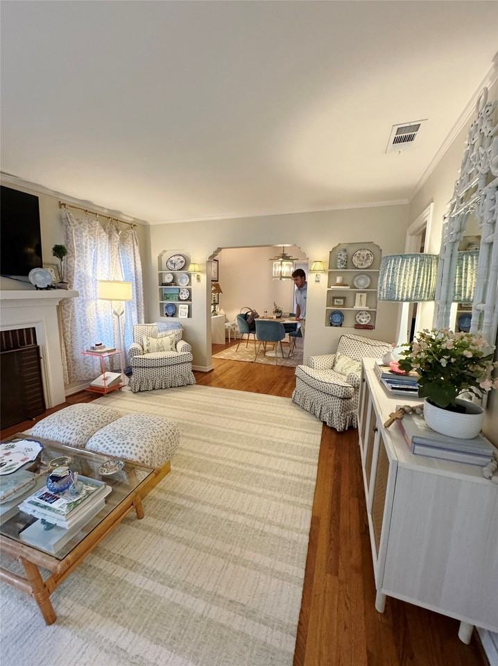 5101 W Amherst Ave - Photo 2 of 13