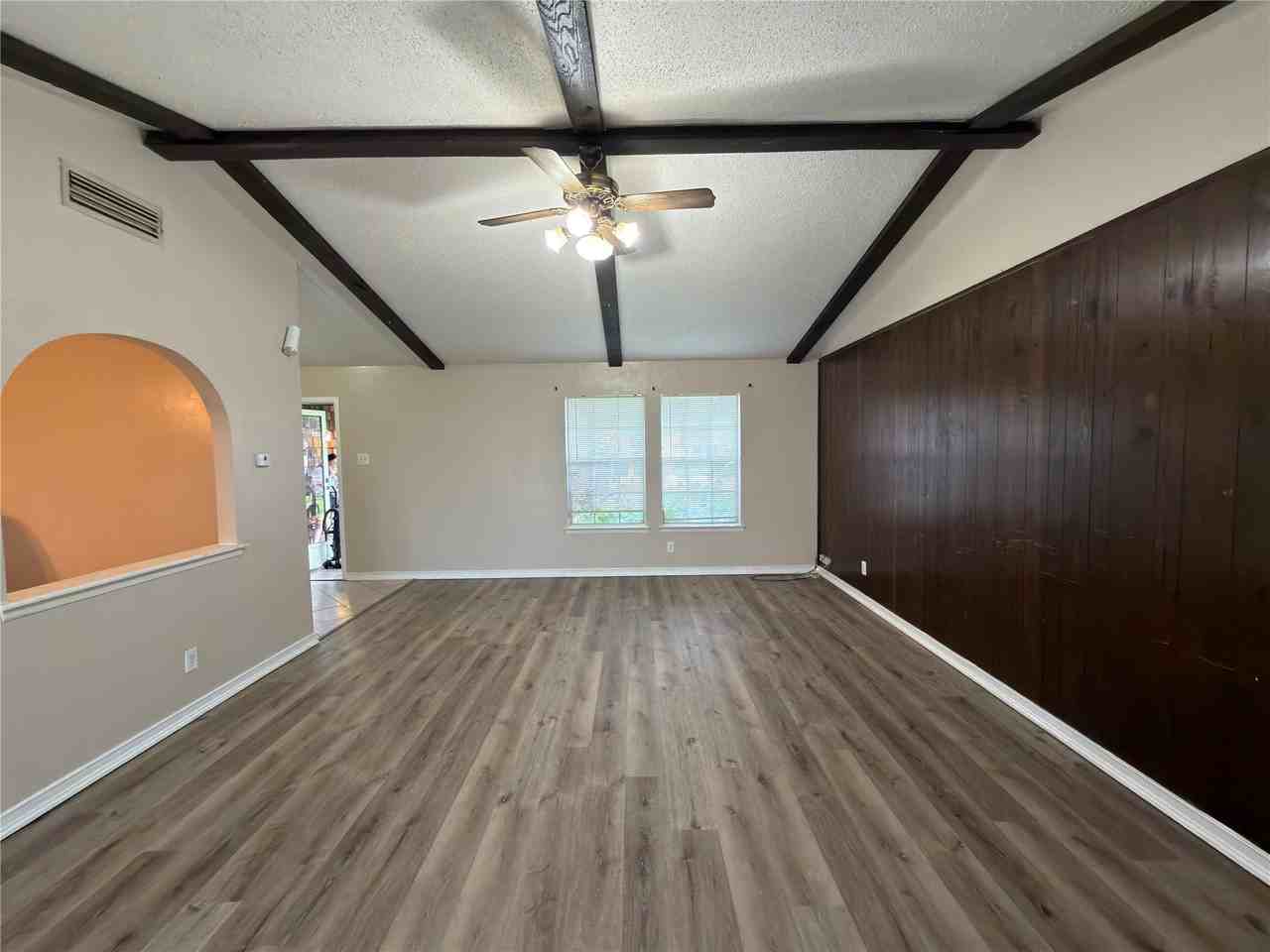 1717 Warwick St - Photo 6 of 20