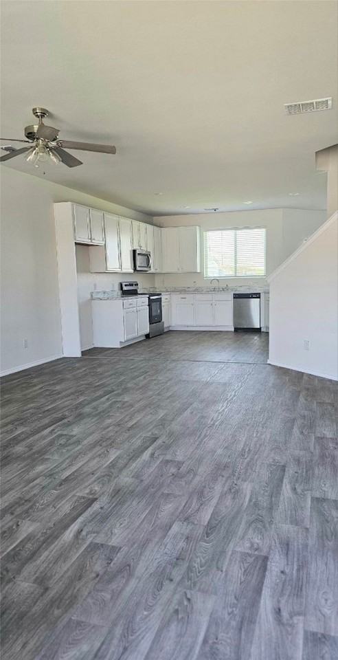 1004 Waverly Dr - Photo 4 of 19
