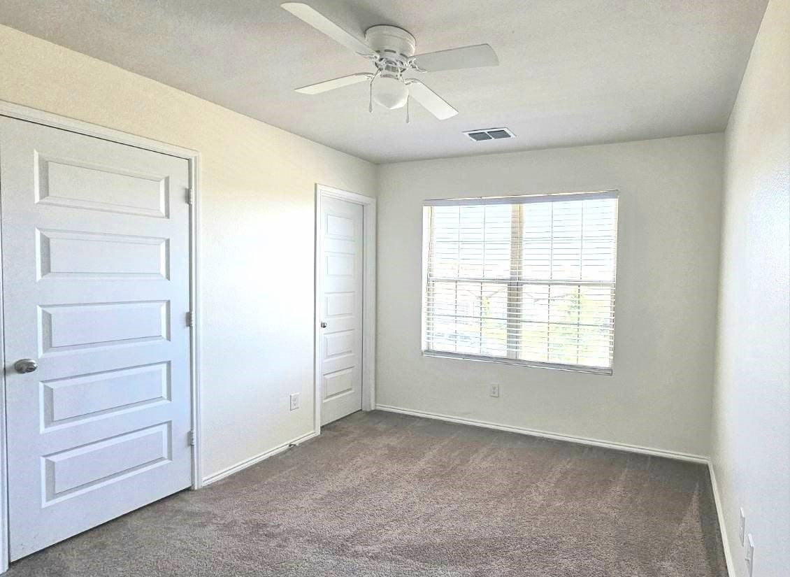 1004 Waverly Dr - Photo 7 of 19