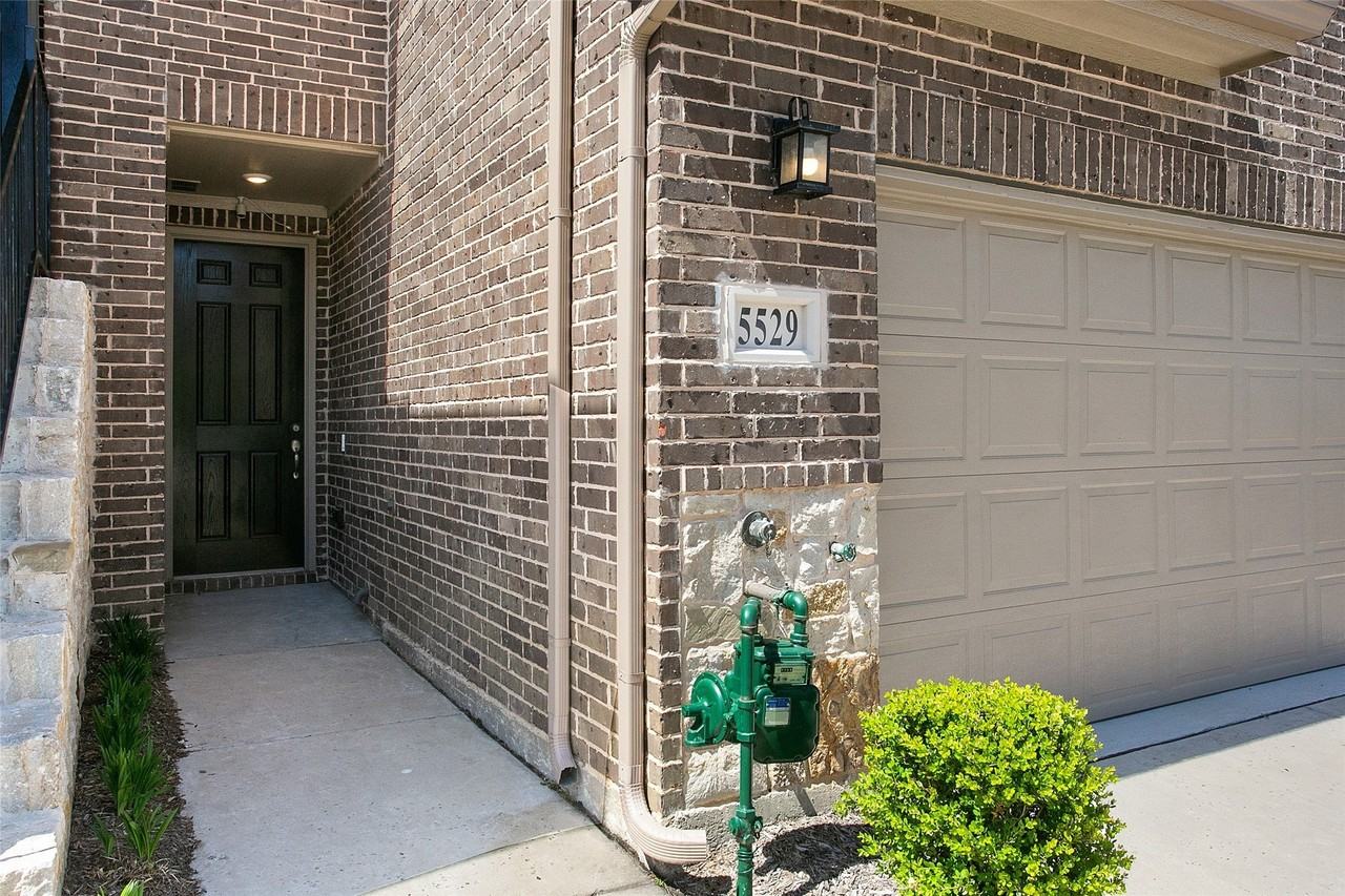 5529 Liberty Dr - Photo 3 of 26