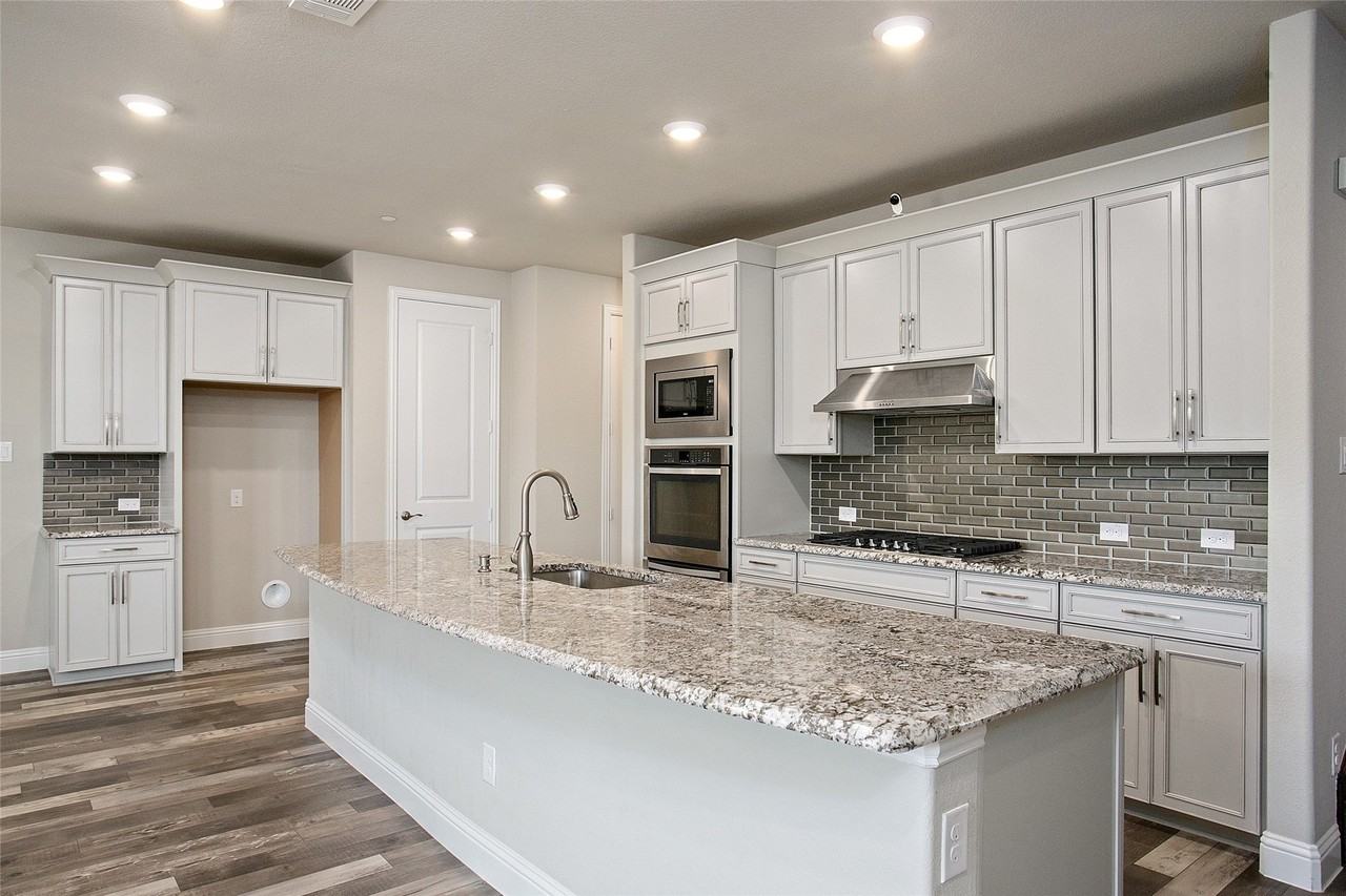 5529 Liberty Dr - Photo 5 of 26