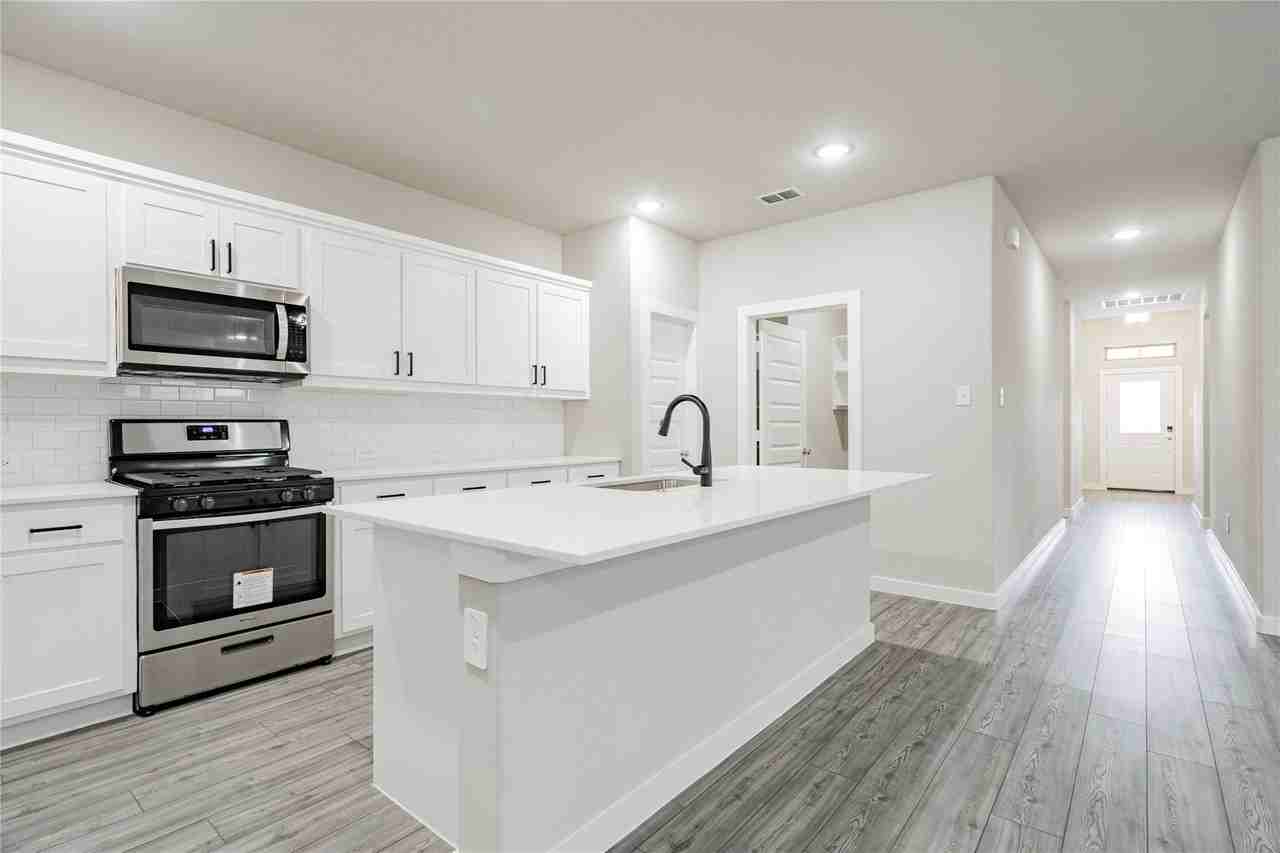 2529 Moser Ln - Photo 4 of 29