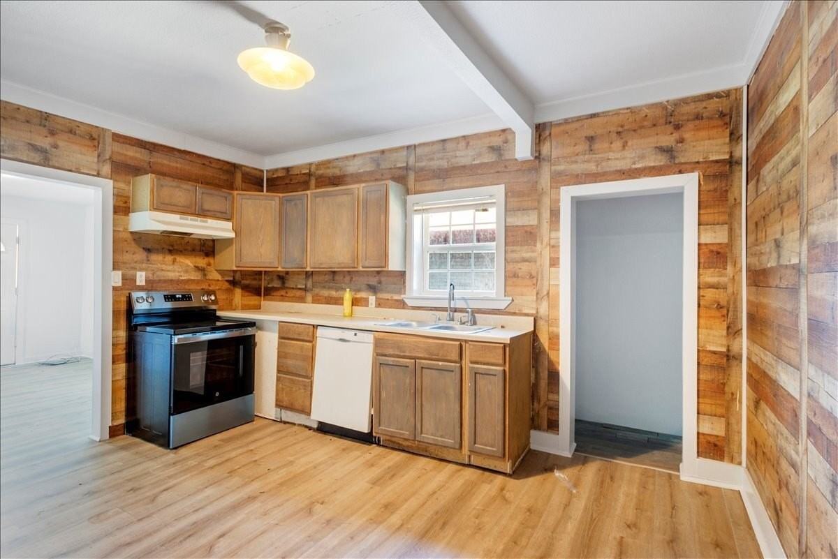 917 W Crawford St - Photo 5 of 15