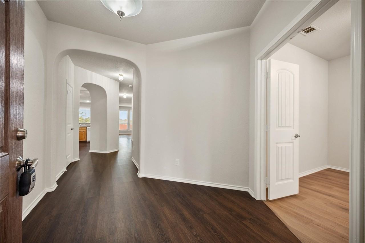 1449 Elkford Ln - Photo 5 of 30