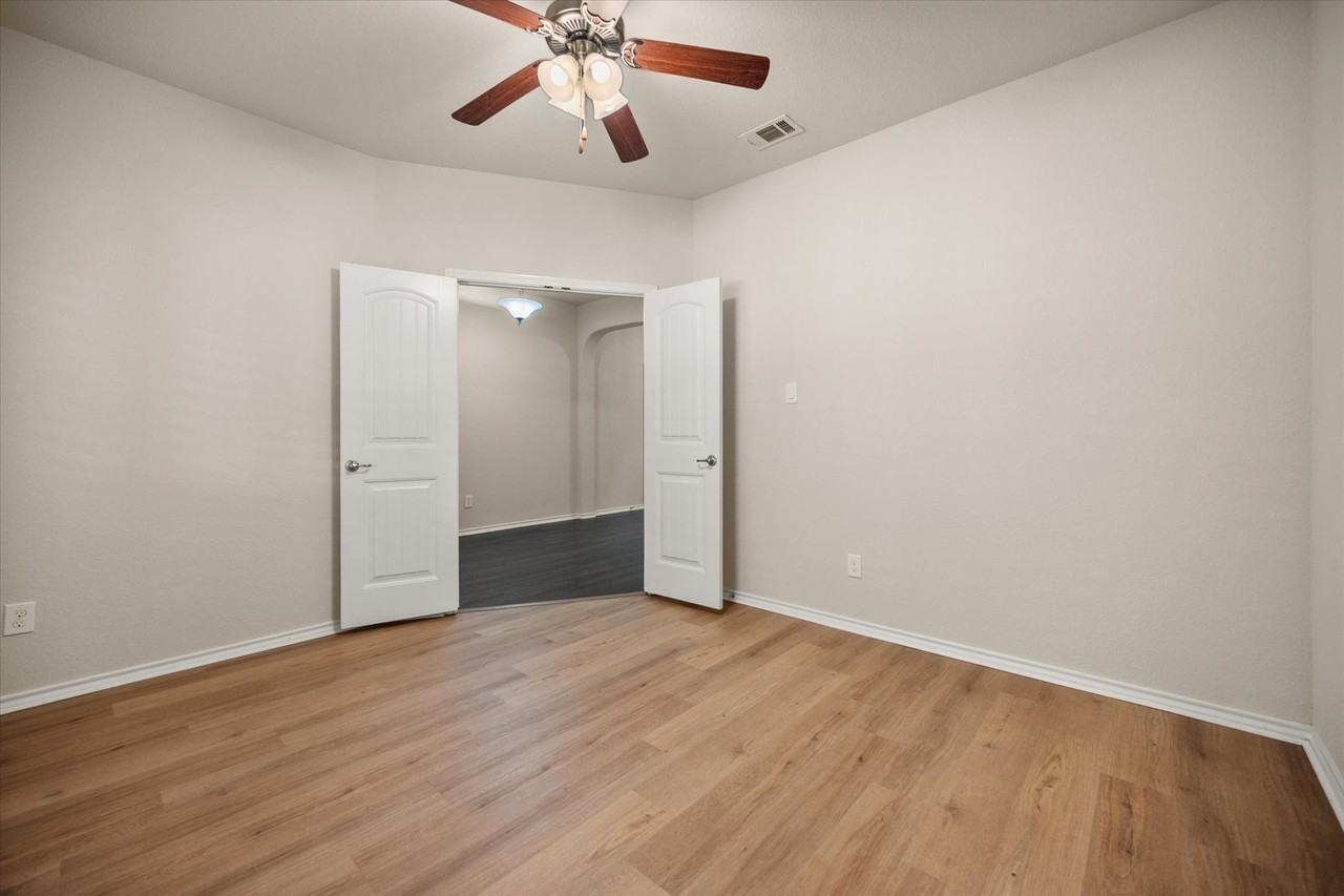 1449 Elkford Ln - Photo 6 of 30