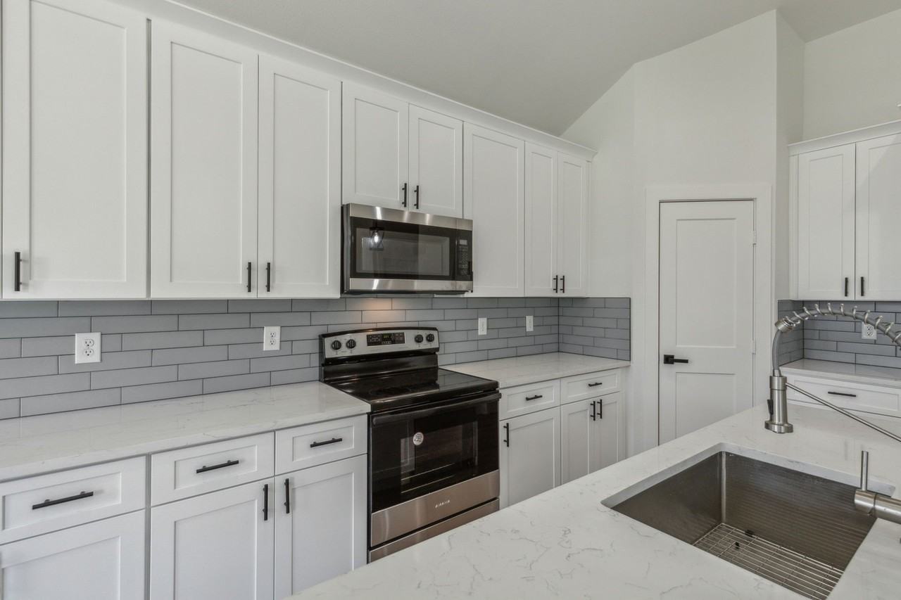 4617 Pickett St - Photo 5 of 28