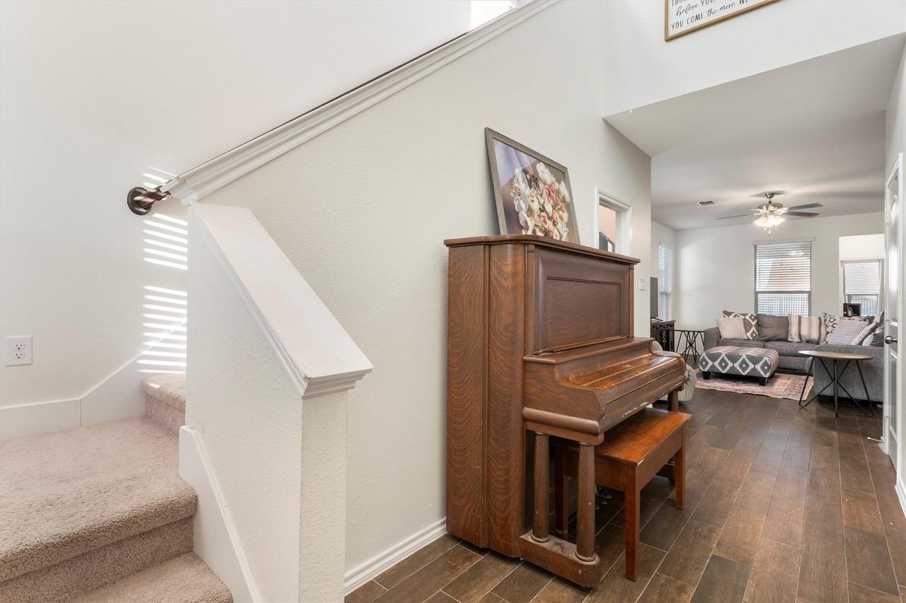 1025 Mason St - Photo 3 of 29