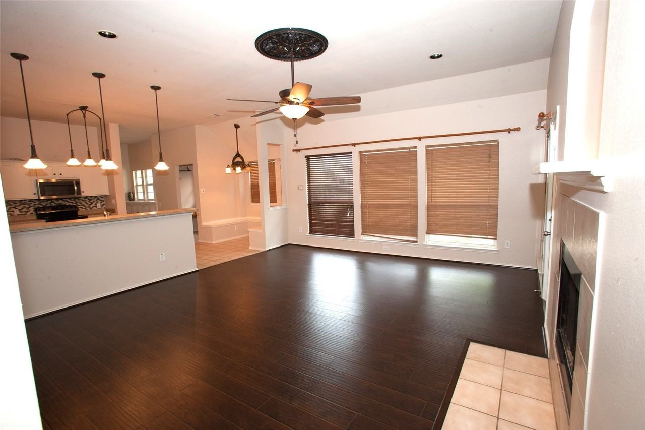 2406 Hillside Dr - Photo 6 of 13